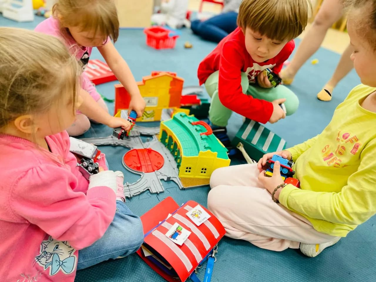 Grupy integracyjne w przedszkolu: Jak wspierać rozwój każdego dziecka? Grupy integracyjne w przedszkolu: Jak wspierać rozwój każdego dziecka?