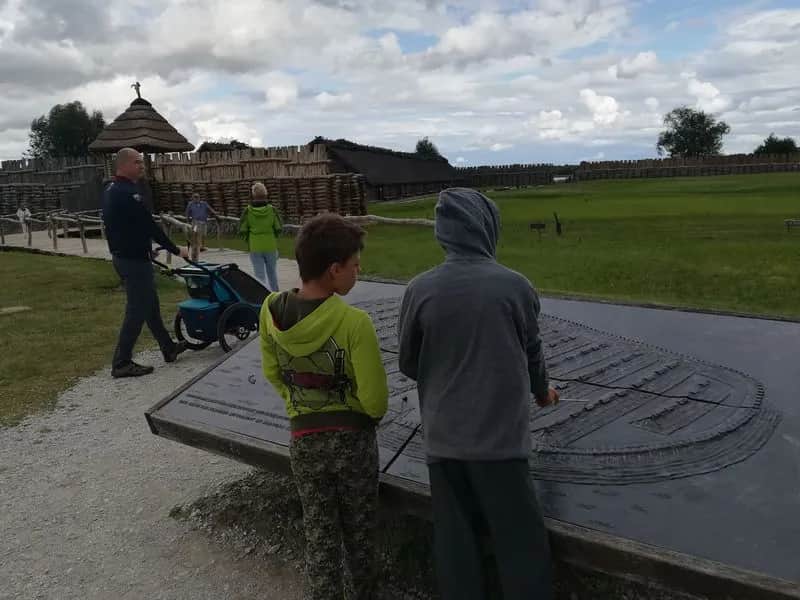 Żnin atrakcje dla dzieci: Rodzinne wyprawy w sercu Pałuk