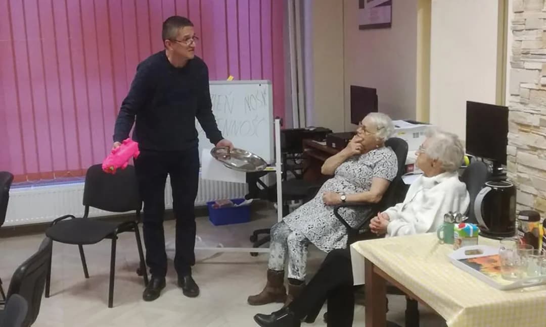 Gotowy scenariusz zajęć integracyjnych dla seniorów - krok po kroku